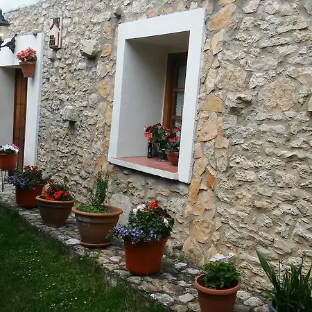 Guest house Fuentetrigo 3*